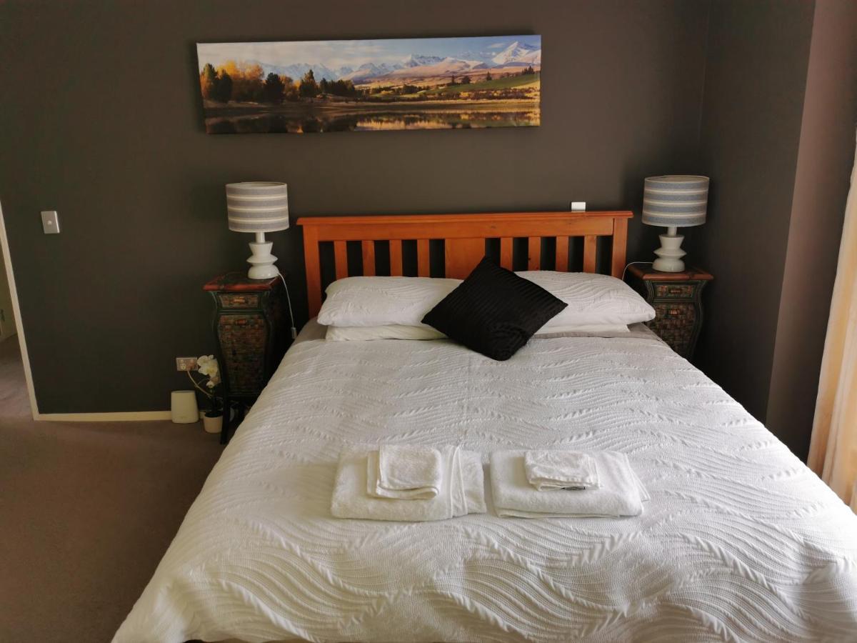 Lake Taupo Holiday Home Bagian luar foto