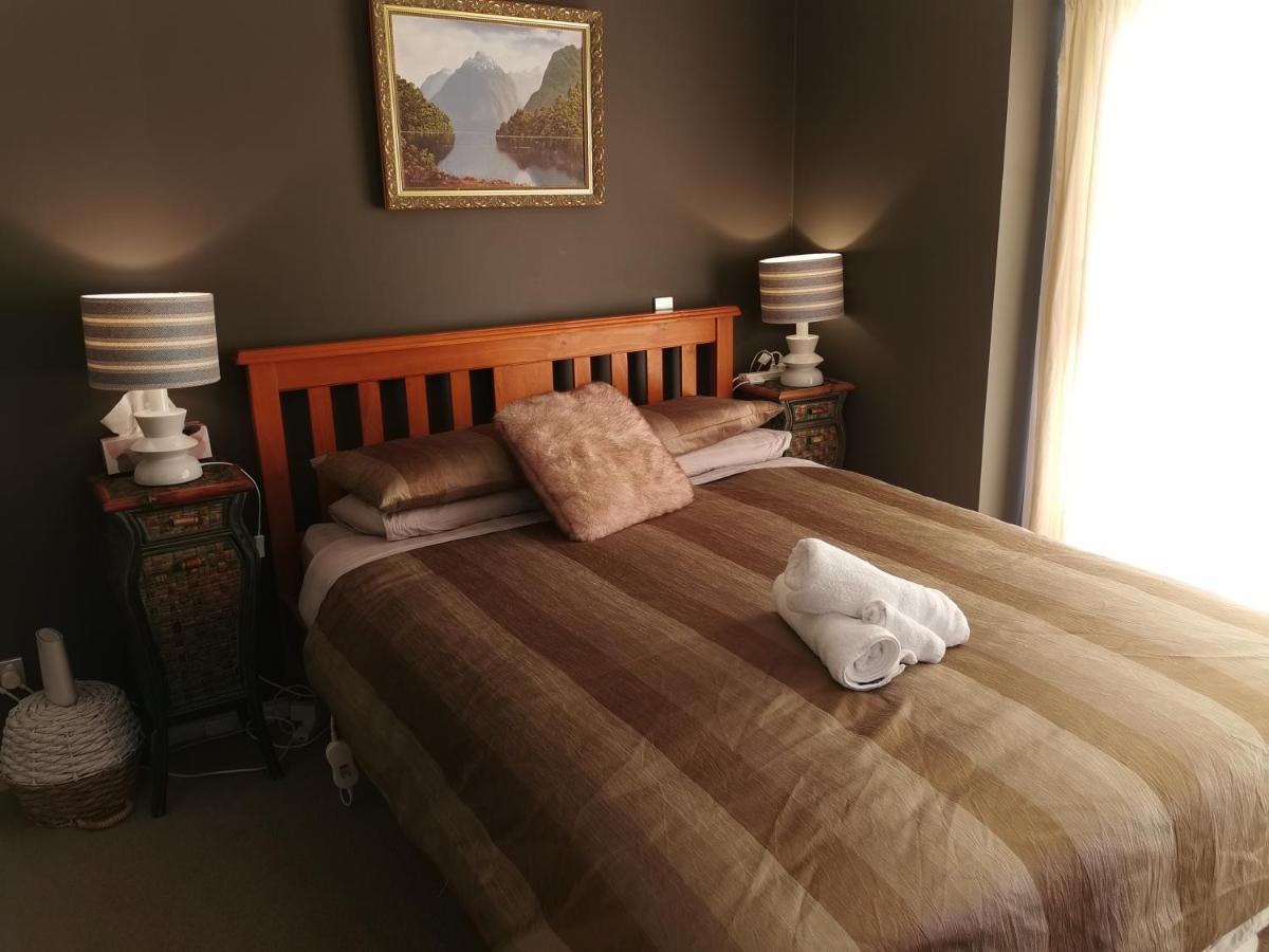 Lake Taupo Holiday Home Bagian luar foto