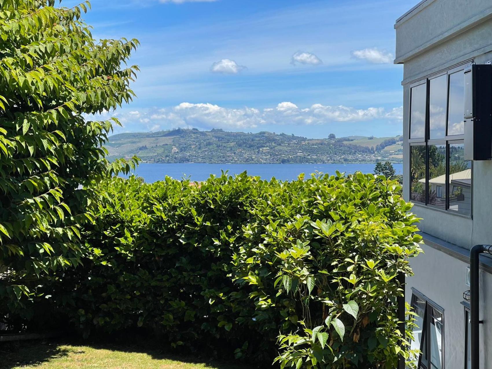 Lake Taupo Holiday Home Bagian luar foto
