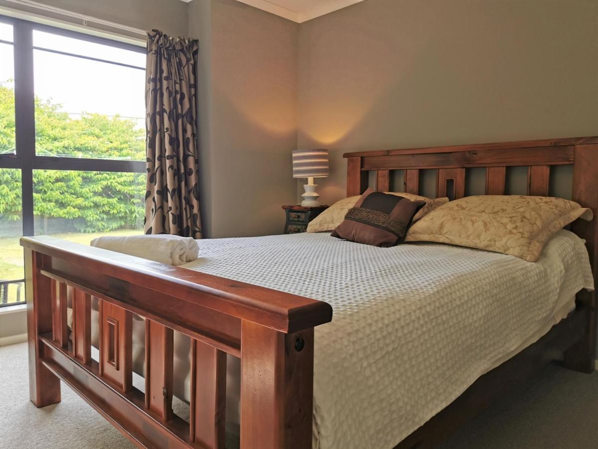 Lake Taupo Holiday Home Bagian luar foto
